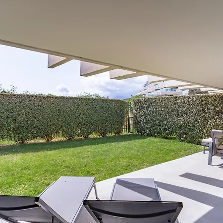Apartment Modern 2 Bedroom In Oasis325 *